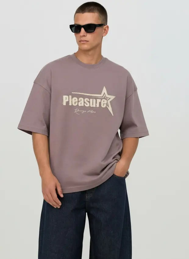 Line-sheet lead frame — Bully Pleasure Star Tee in mauve