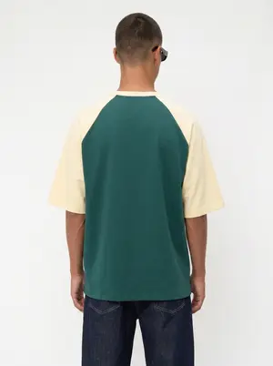 Bully Essence Club Raglan in green / cream, alternate angle 2