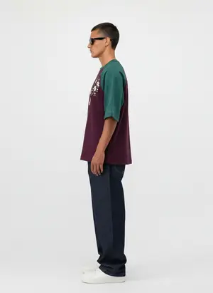 Bully Essence Club Raglan in plum / green, alternate angle 3