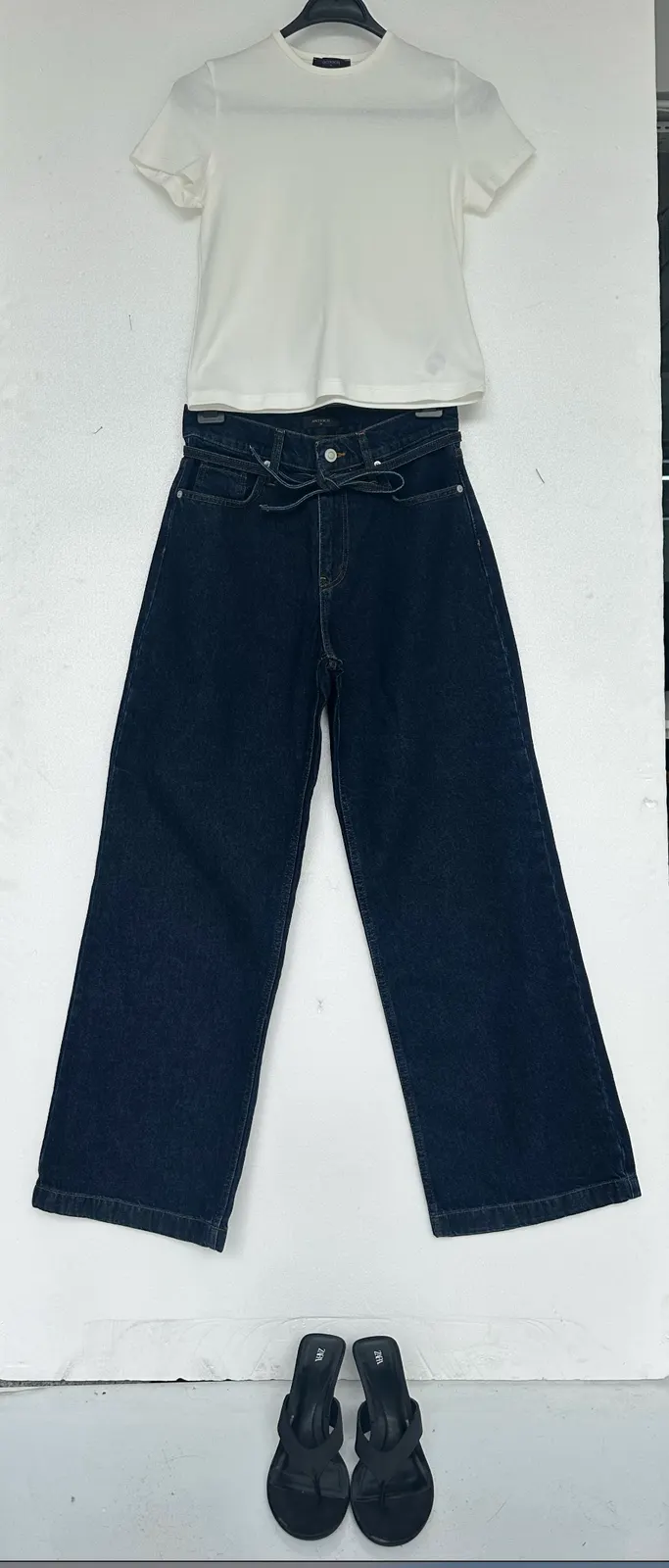 Original garment input photo — sample 1 (flat lay or mannequin) transformed by MODA AI into a studio-quality on-model fashion catalog