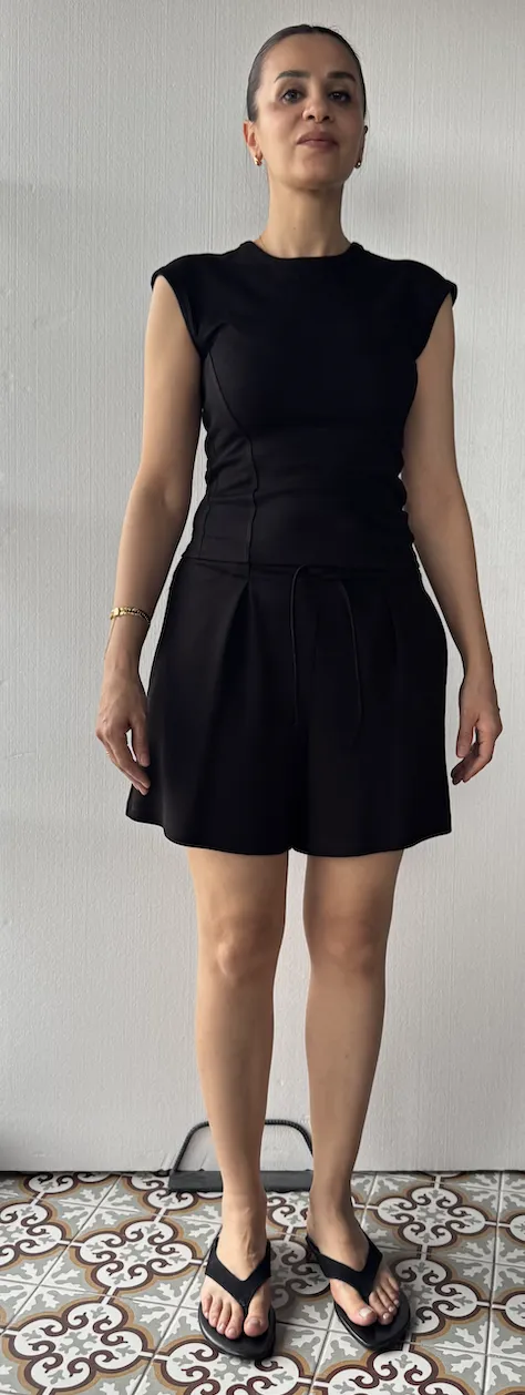 Black comfortwear — front reference