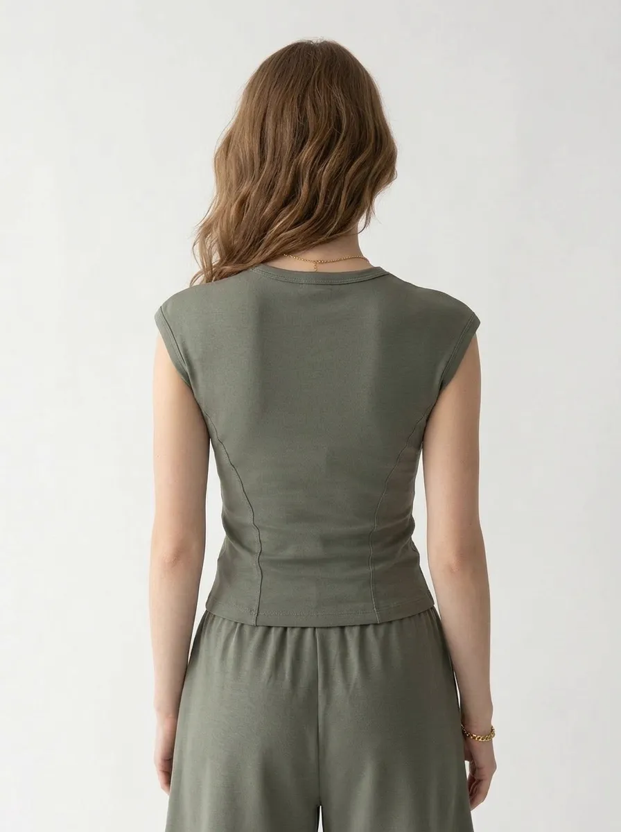 Green comfortwear AI output 7